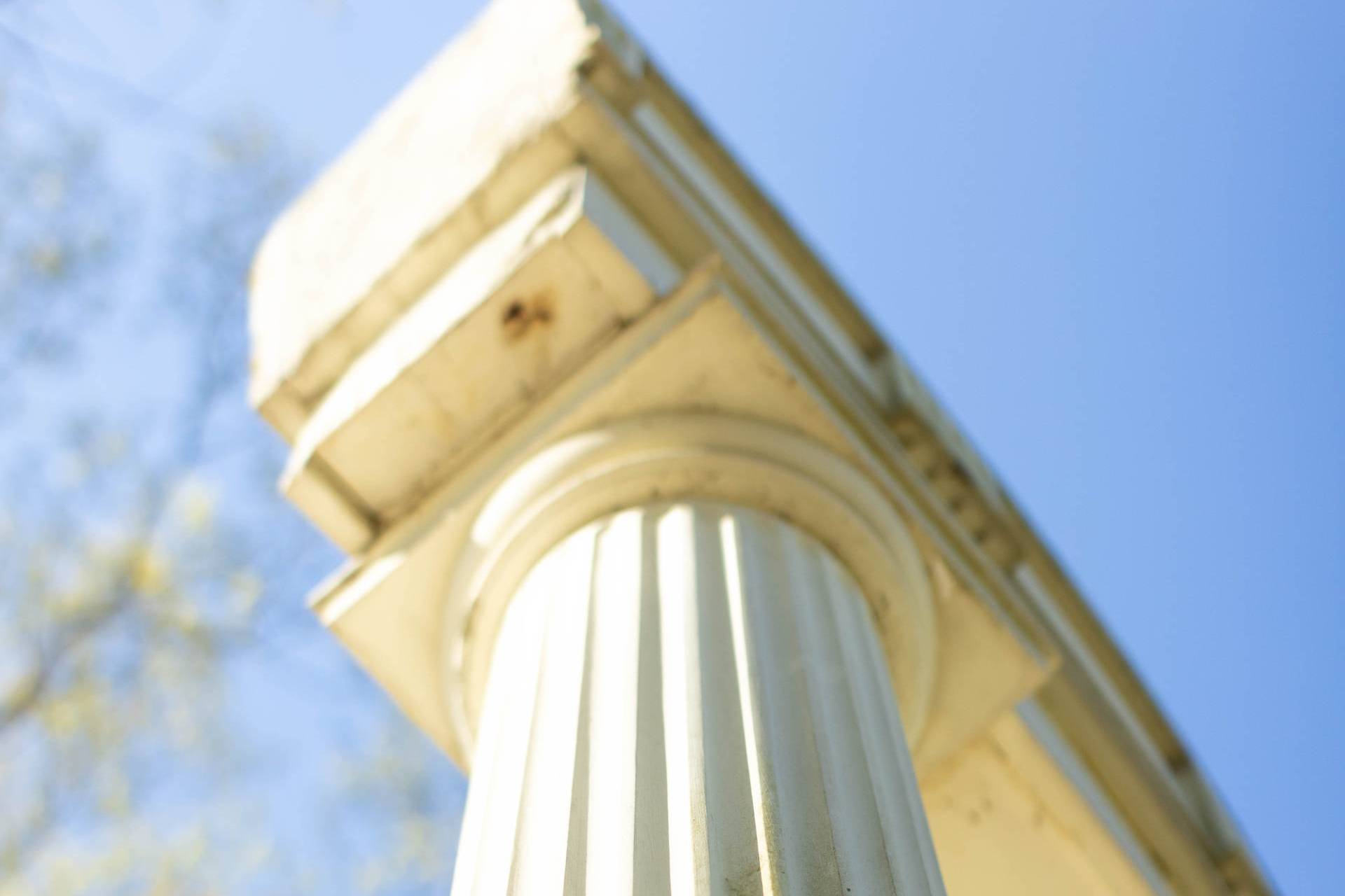 photo of column in round table park